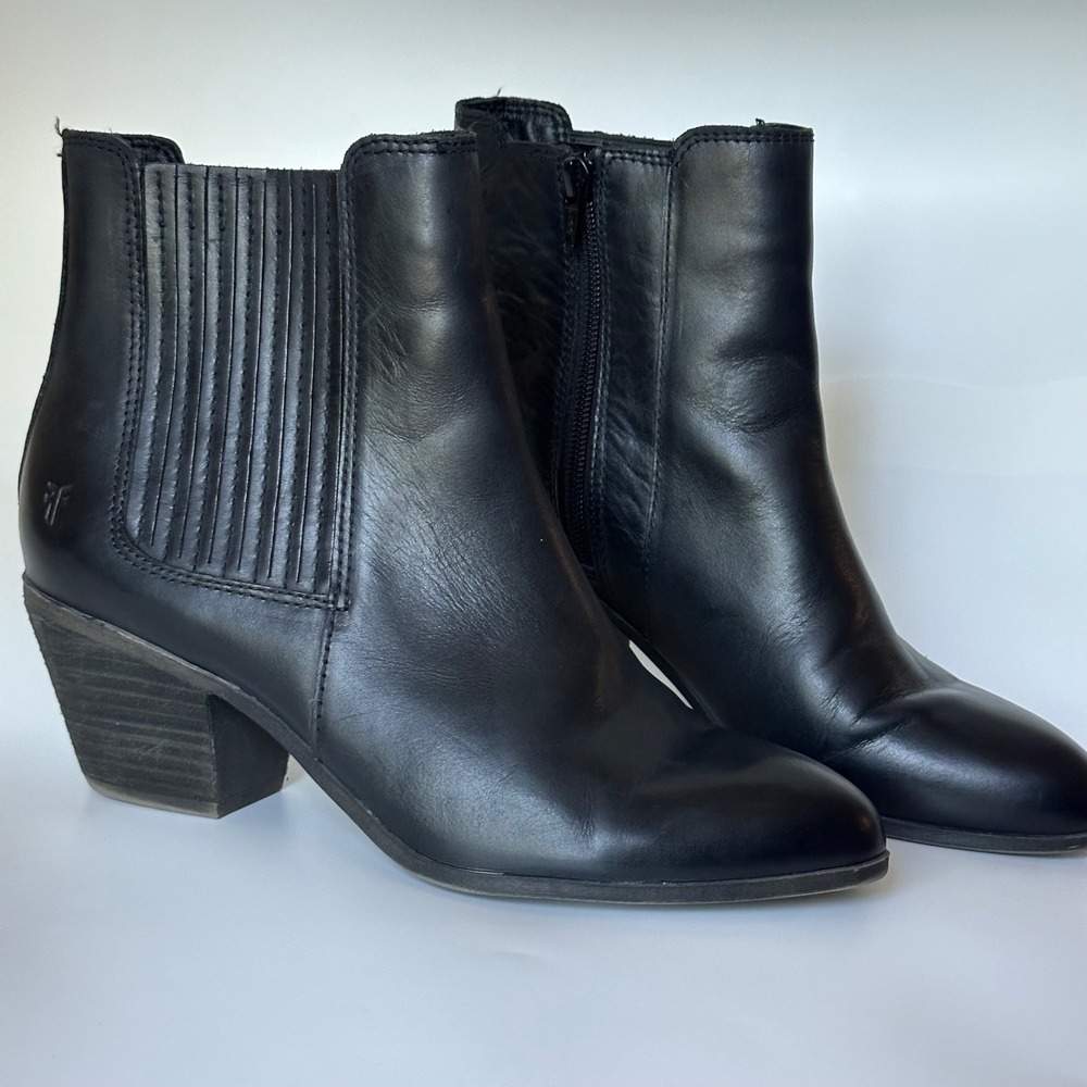 Frye Booties Sandra Black Leather Pointed Toe Block Heel size 8